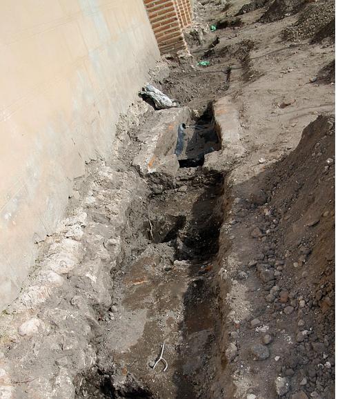 Las excavaciones en la iglesia de San Martín sacan a la luz tumbas medievales