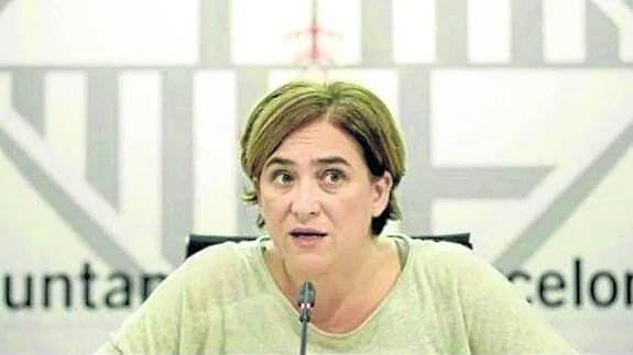Ada Colau reclamará por la vía judicial fondos del Archivo de la Guerra Civil