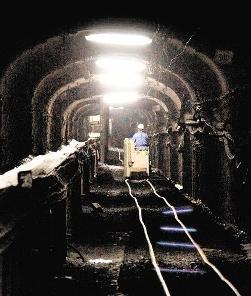 La Junta espera la estabilización del sector de la minería y CC OO teme su extinción