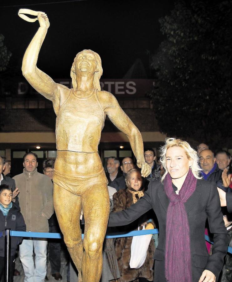 Los grupos políticos del Ayuntamiento de Palencia pedirán la retirada de su estatua y del polideportivo