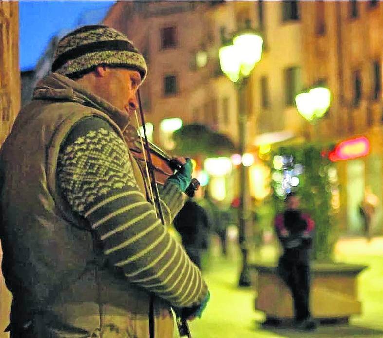 Ganemos propone una regulación que ampare a los músicos callejeros