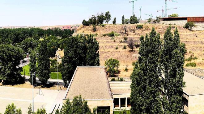 El cerro de San Vicente espera el permiso municipal para recuperar sus huertos
