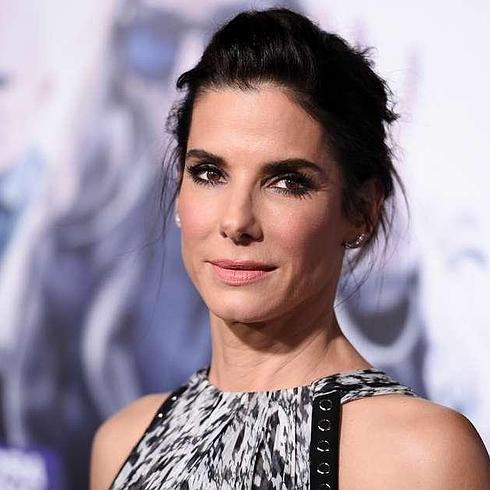 Sandra Bullock adopta a una niña de tres años