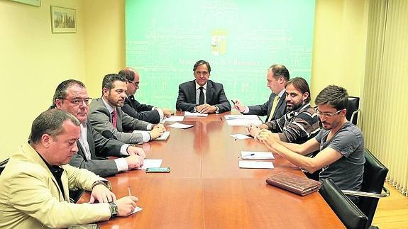 La nueva reunión de la comisión del grupo SIETE continúa sin convocarse