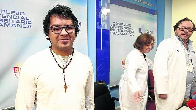 El Hospital completa el primer trasplante de cara que no produce rechazo en el paciente