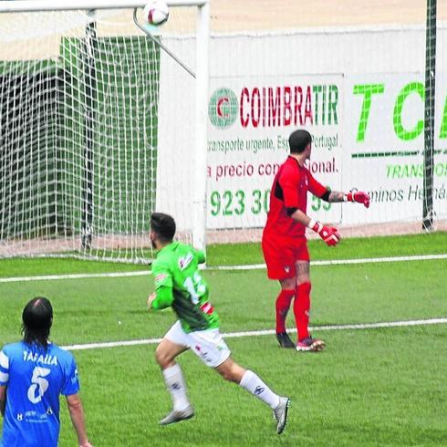 Néstor da el triunfo en doce minutos al Guijuelo