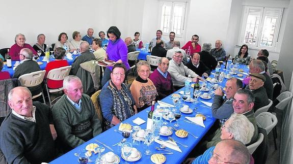 El Consistorio de Fuenterroble honra a los mayores del pueblo