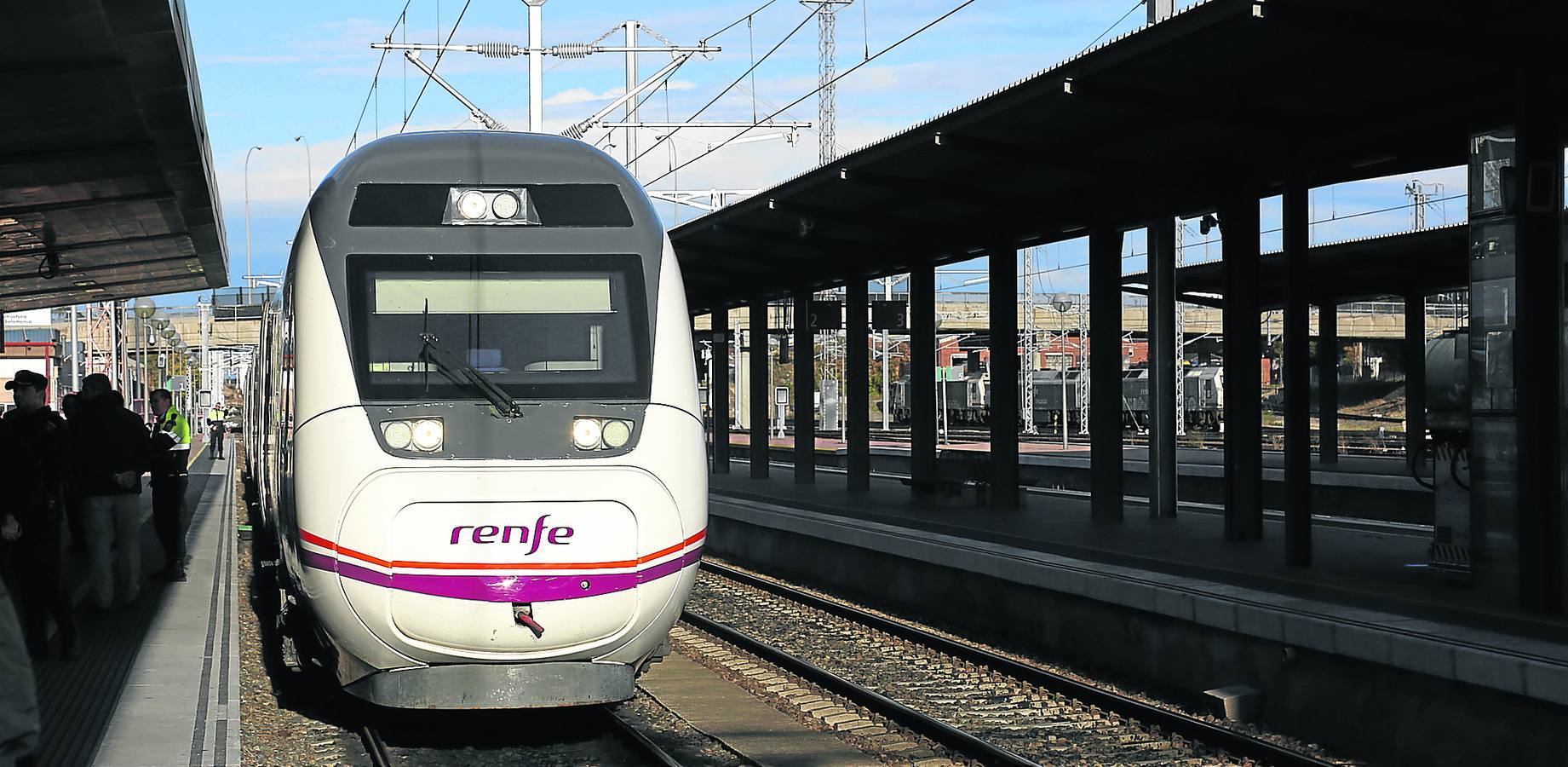 Renfe ofrecerá tres servicios diarios a Madrid con el tren de alta velocidad