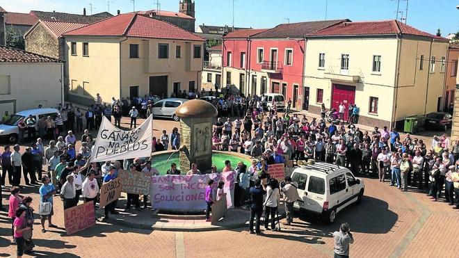 Los continuos ataques de lobo al oeste de la provincia hacen saltar todas las alarmas