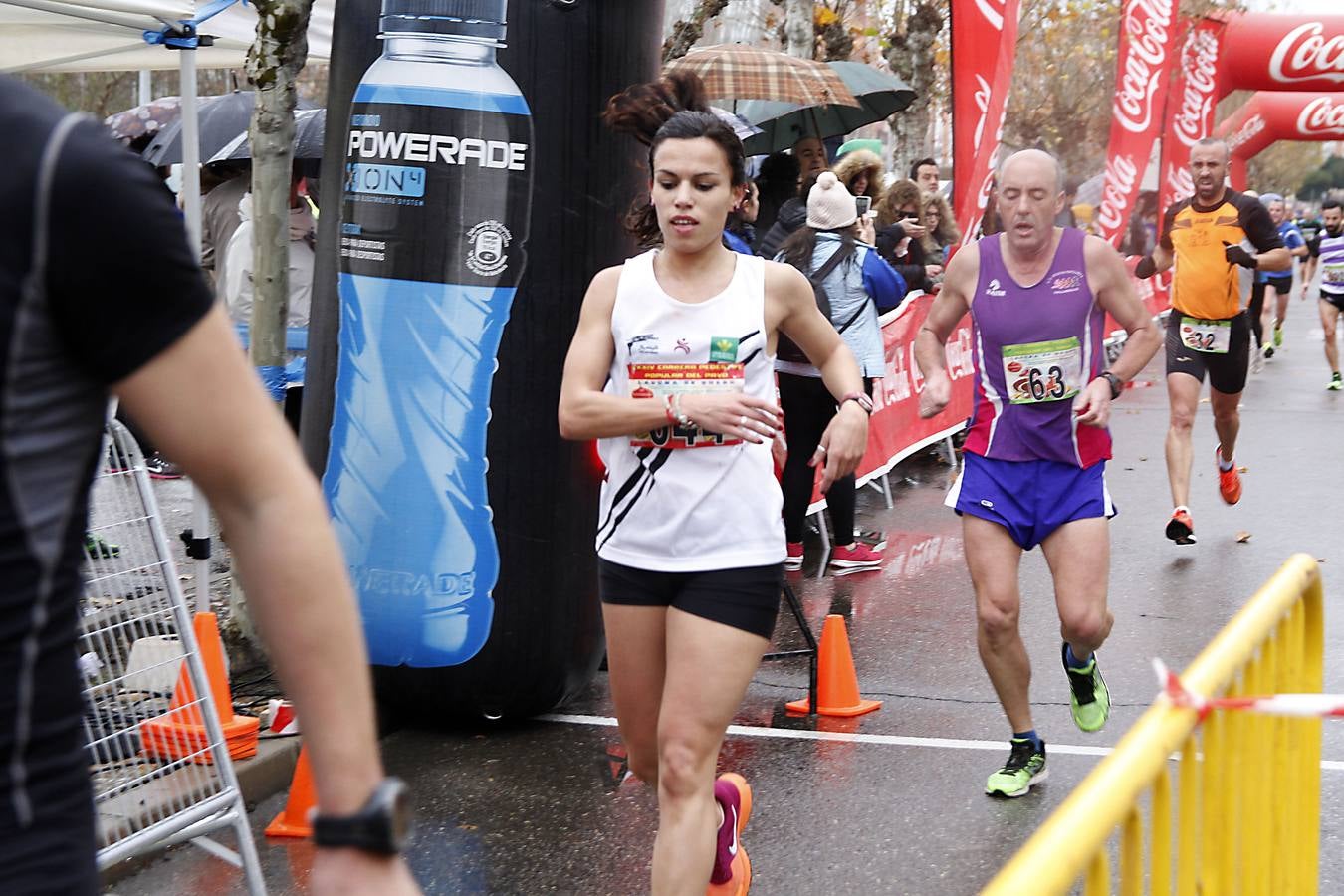 Enrique de Diego y Vanessa López vencen en la Carrera del Pavo de Laguna