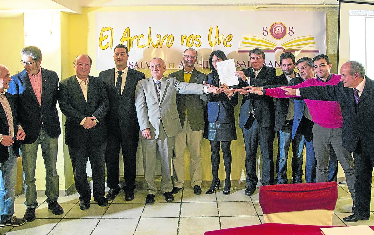 Las Cortes exigen a la Generalitat que devuelva los documentos al Archivo