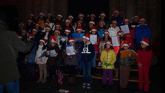El coro infantil Cantaeduca amenizará mañana las compras en la calle Platerías de Valladolid