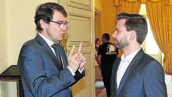 Ciudadanos y PSOE se abstienen en la primera votación de los presupuestos