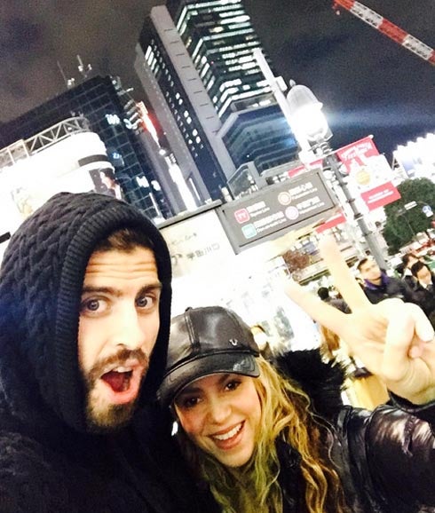 Piqué y Shakira se quedan en Tokio