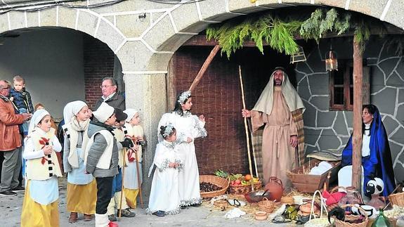 Santiago de la Puebla se vuelca con su Belén Viviente