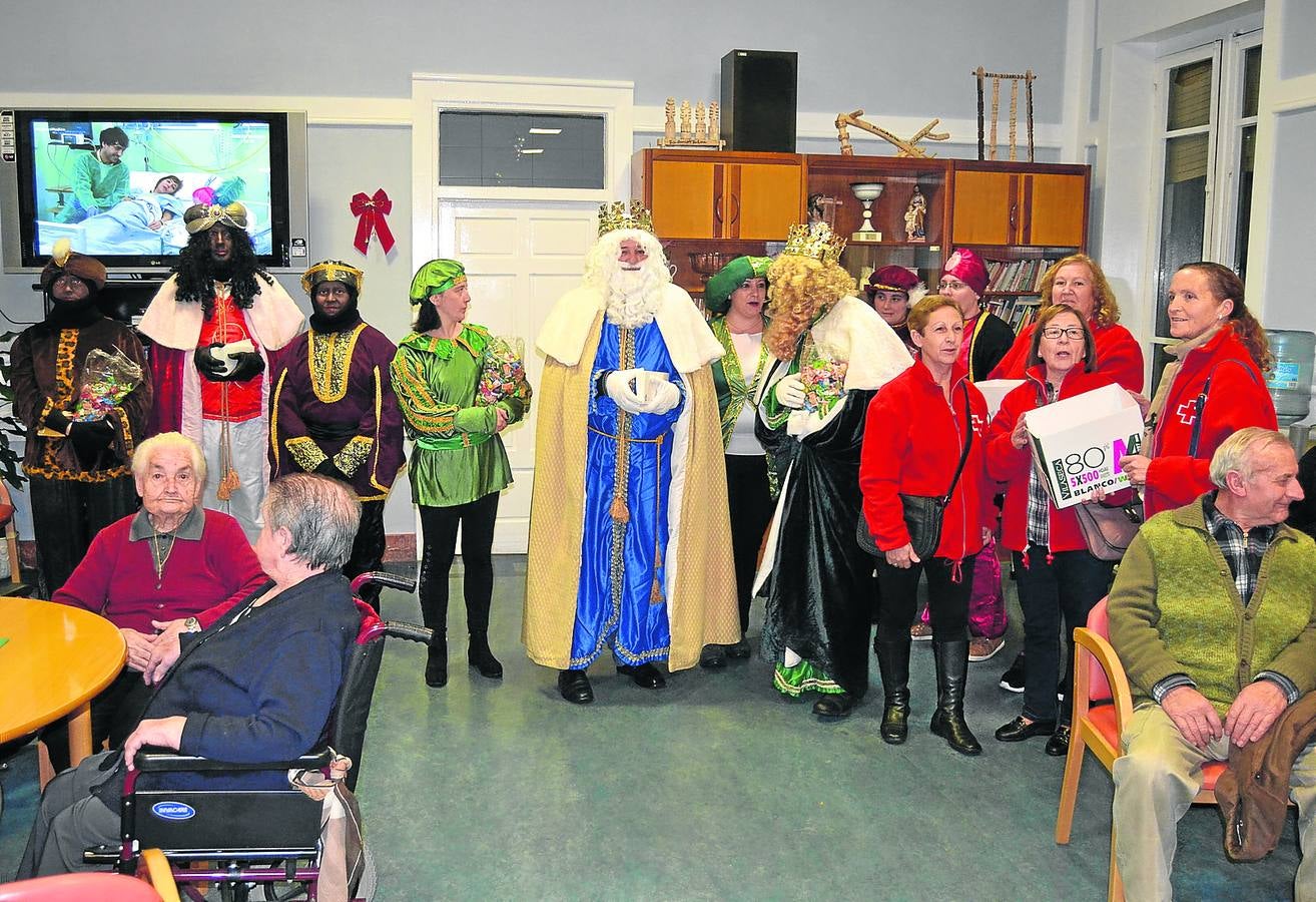 La magia de los Reyes se acerca a niños y mayores antes de las cabalgatas