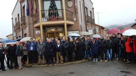 La Guardia Civil elevará su presencia en Cuadros ante la oleada de robos en viviendas y en el cable de la telefonía