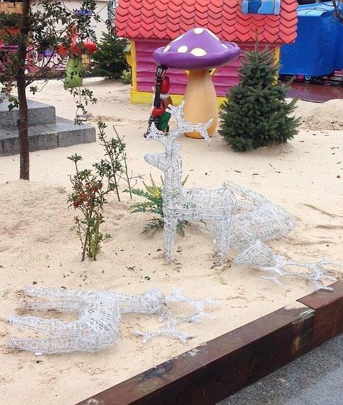 Sorprendido en la calle Mantería con un reno robado del tren navideño de la Plaza Mayor