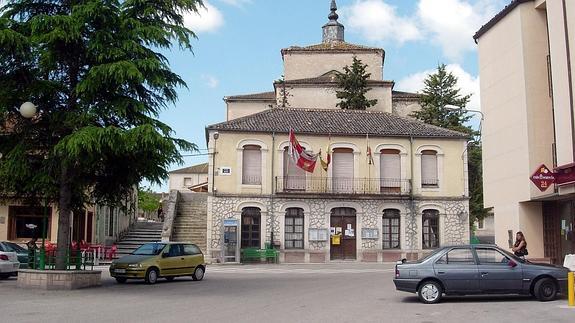 La obra inacabada del Ayuntamiento de Olombrada llega a las Cortes