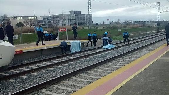 Herido muy grave al ser arrollado por un tren en el apeadero de la Universidad