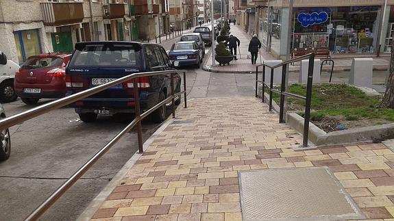 El plan municipal de mejora de aceras en Cuéllar continuará en la avenida de Camilo José Cela