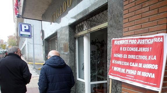 El juez pide al fiscal que se pronuncie sobre alargar la instrucción de las prejubilaciones de la Caja