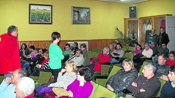 La marcha de dos ediles socialistas de Nava deja muchas incógnitas