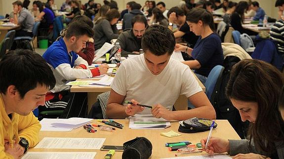Los exámenes saturan las 310 plazas de las salas de estudio de Segovia