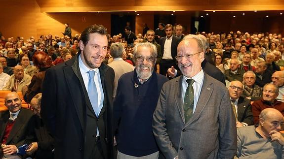 León de la Riva le canta a Puente para defender los toros