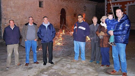 Los vecinos de Fuentepiñel festejan a Santa Brígida