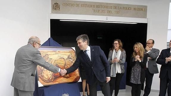 Una falsificación para la Policía