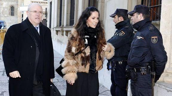 Beatriz Llamas: «No tengo nada en contra de Raquel y Triana. Defiendo pruebas y hechos irrefutables»