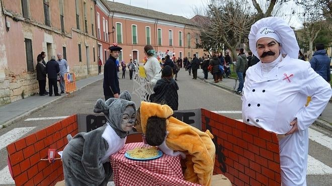 Música, carrozas y mucha imaginación en el desfile infantil de Toro