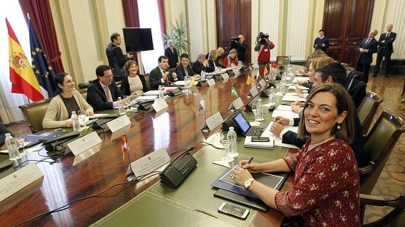 La consejera de Agricultura despeja dudas en materia de Política Agraria en el Foro de El Norte