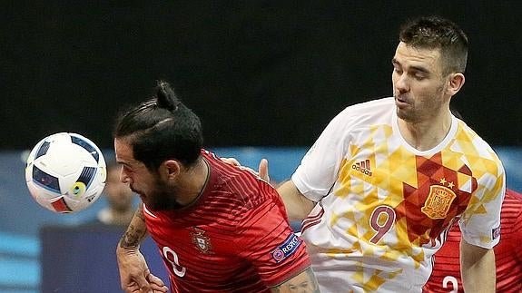 España derrota a la la magia de Ricardinho