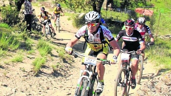 Un estudio avisa de la «indefinición legal» que reina sobre el ciclismo en Guadarrama