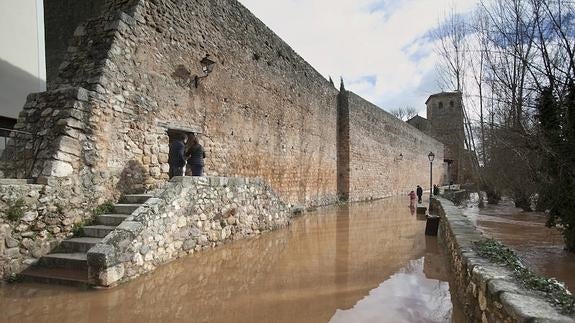 Lerma y Covarrubias sufren inundaciones por la crecida del Arlanza