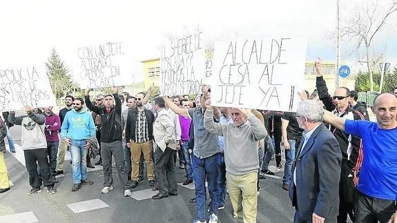 Aspirantes excluidos ven un fraude en las oposiciones de la Policía Local