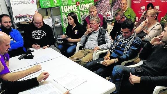 IU empieza a «repensar» desde las bases la izquierda del futuro