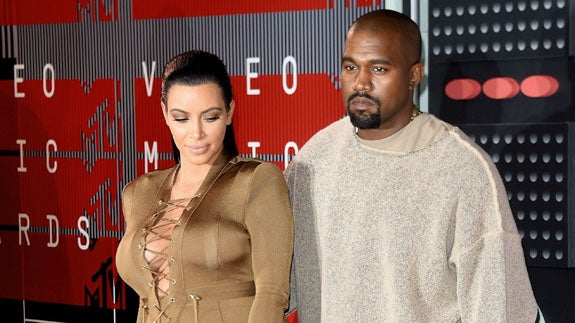 Kanye West pide a Zuckerberg que le ayude a pagar sus deudas