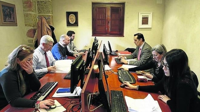 Los letrados impulsan su apertura a la sociedad y su faceta formativa