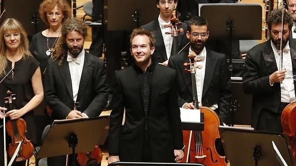 Gourlay debuta con la OSCyL en el Auditorio Nacional