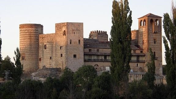 El castillo de Castilnovo sigue con el cartel de 'se vende'