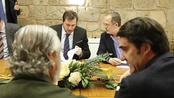 El Ministerio, Renfe, Adif y el Ayuntamiento deciden hoy cómo afrontar la deuda del soterramiento