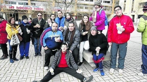 Millares de mordiscos solidarios contra el hambre en el mundo desde Salamanca