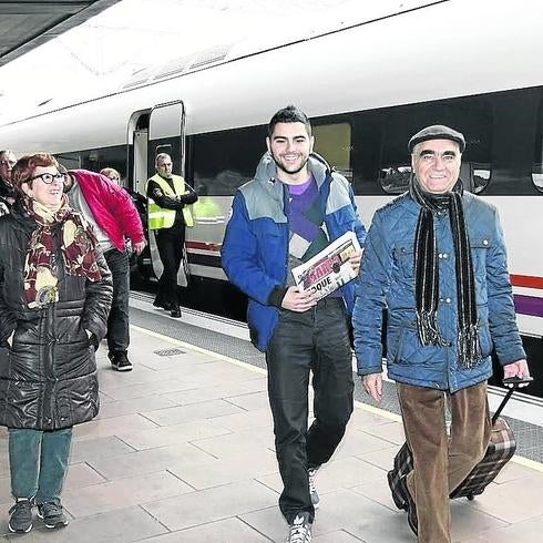 El PSOE reclama convenios con los hosteleros sobre el tren rápido a Madrid