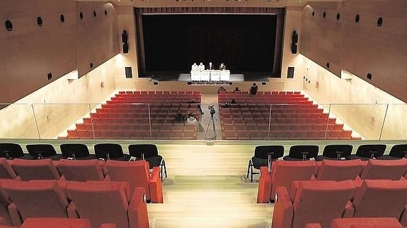 El teatro de El Espinar se queda sin calefacción por una avería provocada por el hielo