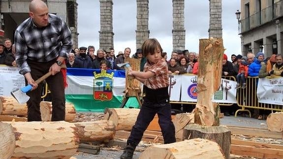 Los gabarreros de El Espinar exhiben su oficio en la 'casa madre' de Segovia