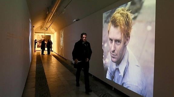 El fotógrafo Mike Brodie muestra en Valladolid el 'look rebelde' de los polizones de trenes de carga en EE UU