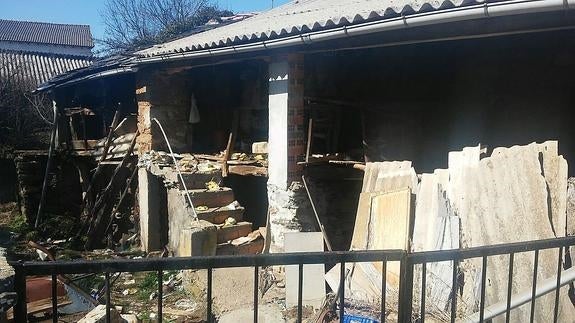 La Guardia Civil reduce a un hombre atrincherado en su vivienda